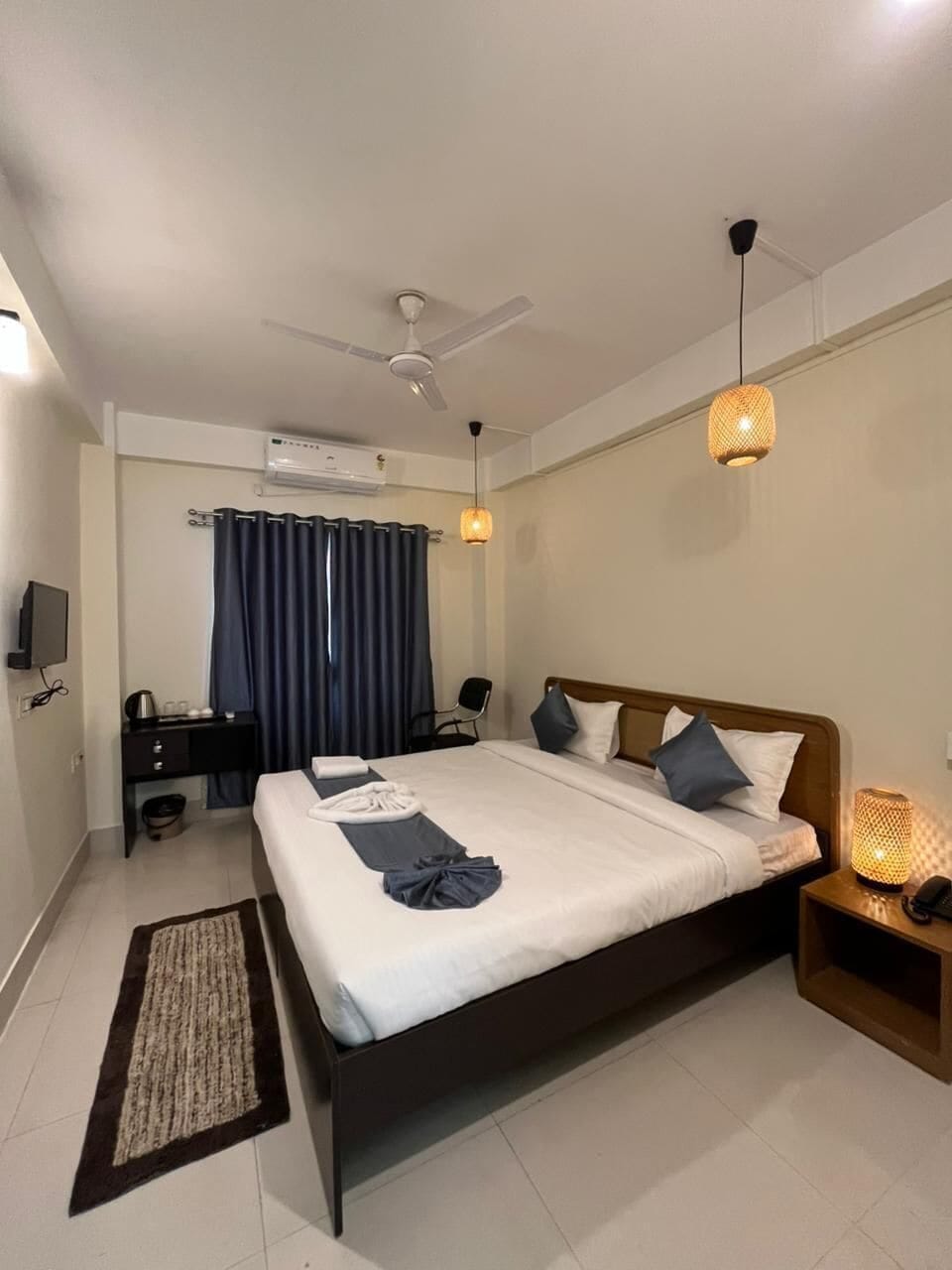 Twin Room | Iron/ironing board, free WiFi