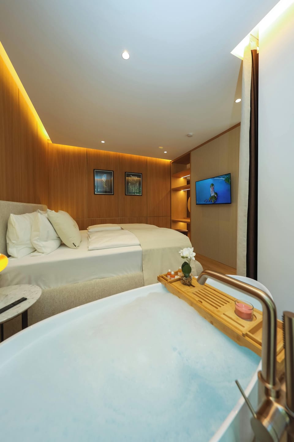 Premium bedding, minibar, desk, laptop workspace