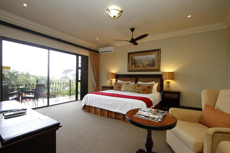 Minibar, in-room safe, free WiFi