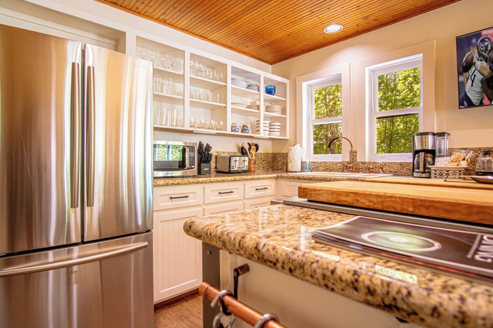 House, Multiple Beds, Patio, Garden View (Red Elephant Retreat) | Private kitchen