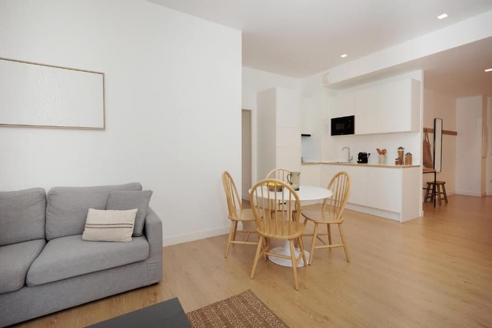 Apartment, 2 Bedrooms | Living area