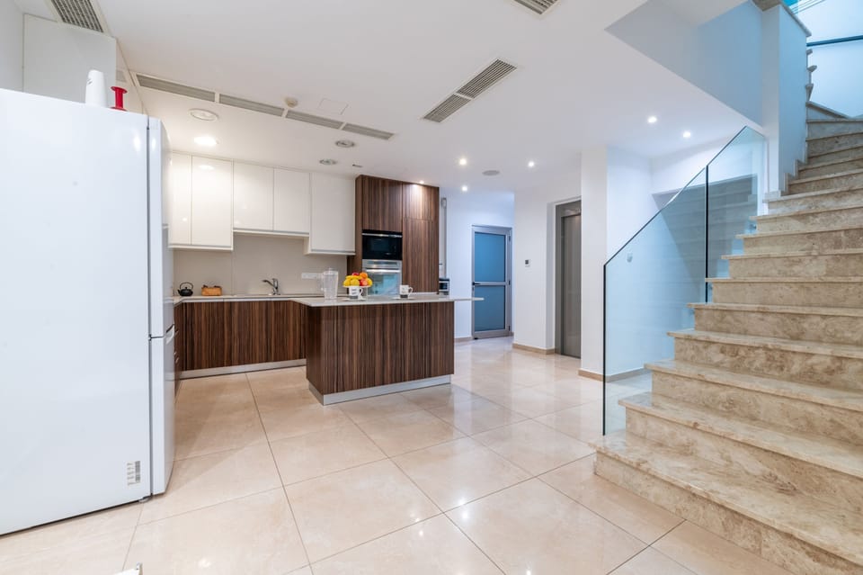 House | 7 bedrooms