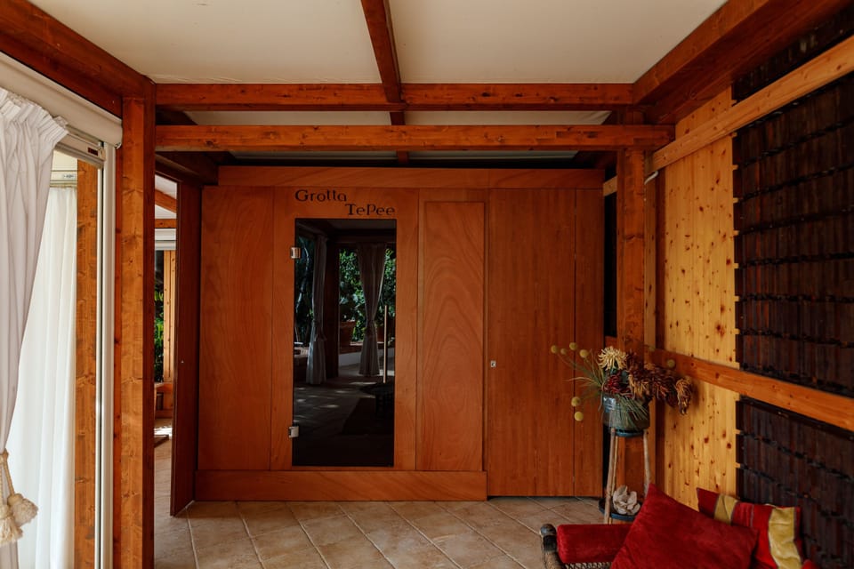 Couples treatment rooms, sauna, hot tub, steam room, Turkish bath