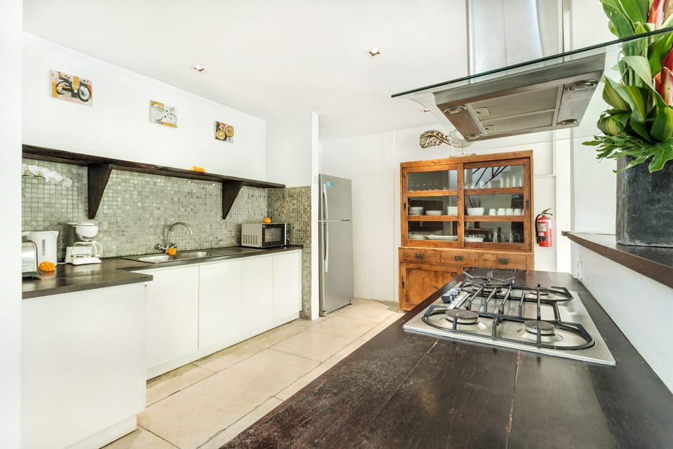 Villa, 4 Bedrooms, Private Pool | Private kitchen | Full-size fridge, microwave, stovetop, coffee/tea maker
