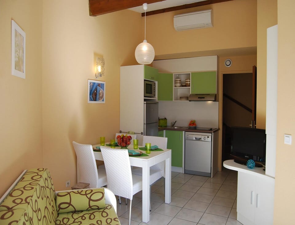 Cottage | Dining