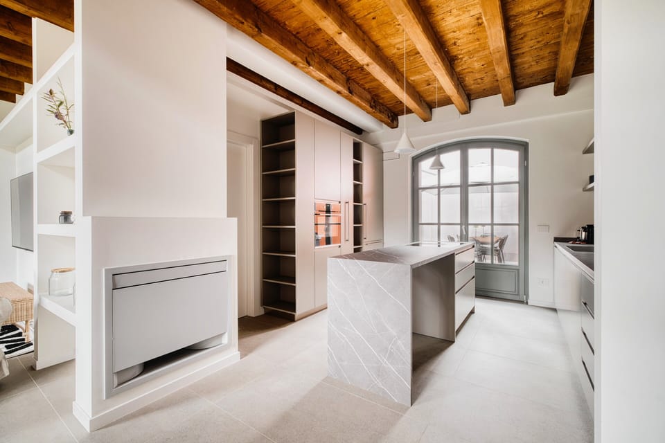 Deluxe Apartment, Balcony | Private kitchen