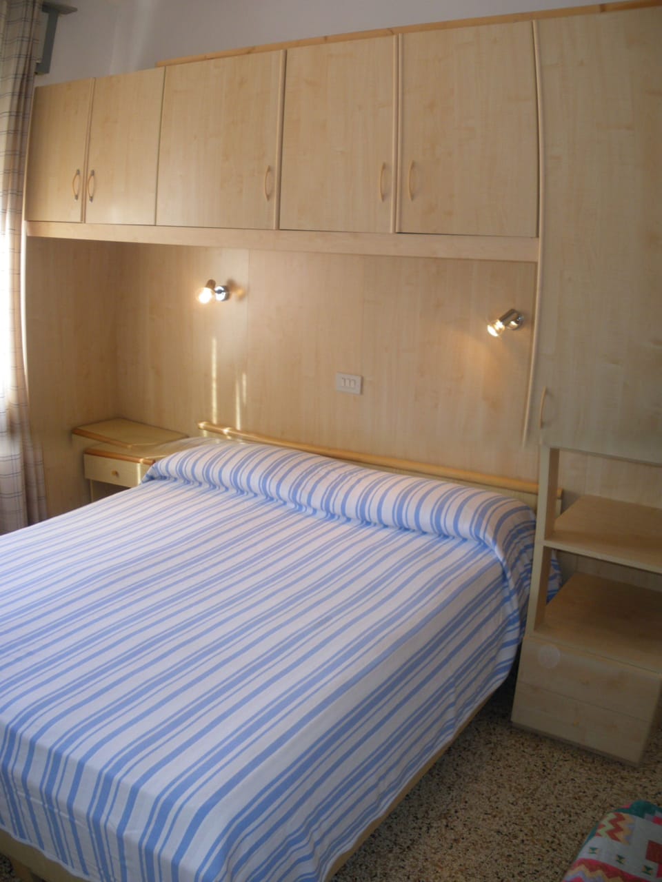 Double Room | In-room safe, desk, cribs (surcharge), WiFi (free)