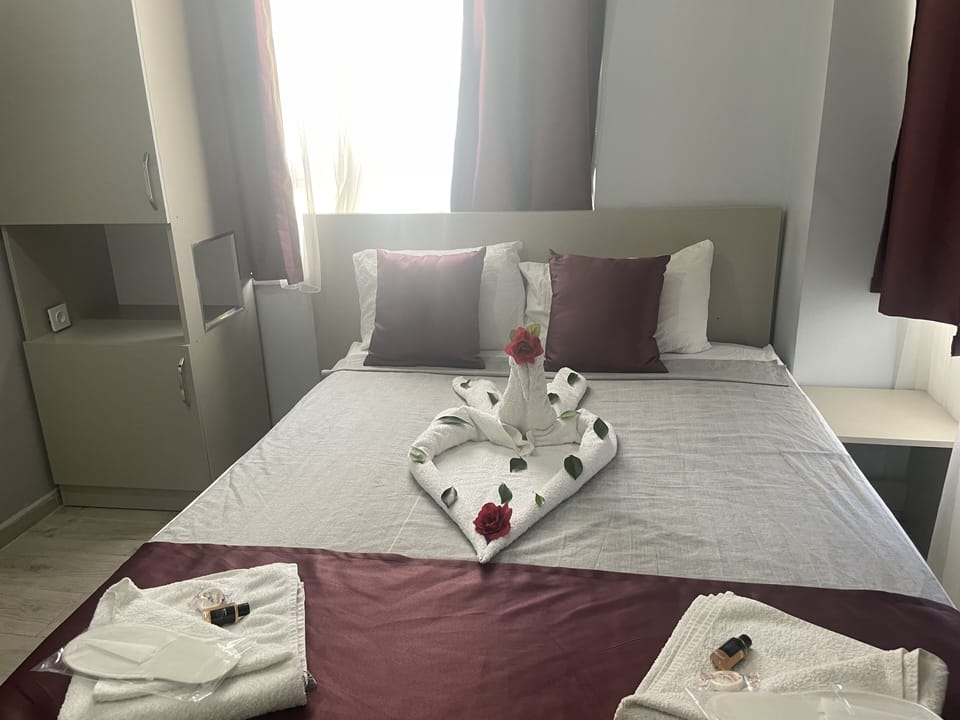 In-room safe, free WiFi