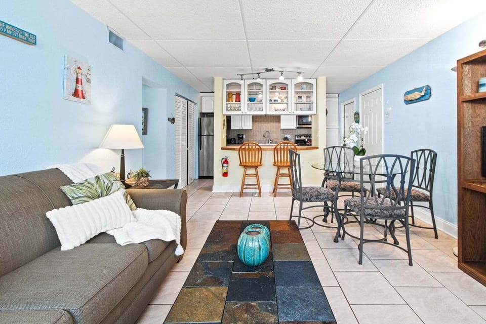Apartment (2 Bedrooms) | Living area | 45-inch Smart TV with digital channels