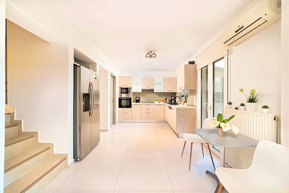 Villa | In-room dining