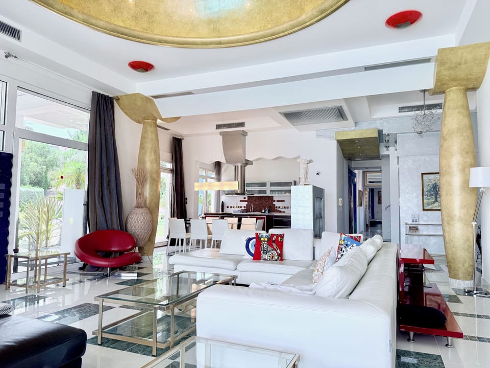 Grand Villa, 5 Bedrooms, Private Pool, Sea View | Living room | 75-inch Smart TV with satellite channels, fireplace, Netflix