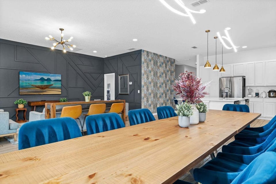 House, Multiple Beds, Pool Access, Pool View (BLV104-610-12-GP) | Dining