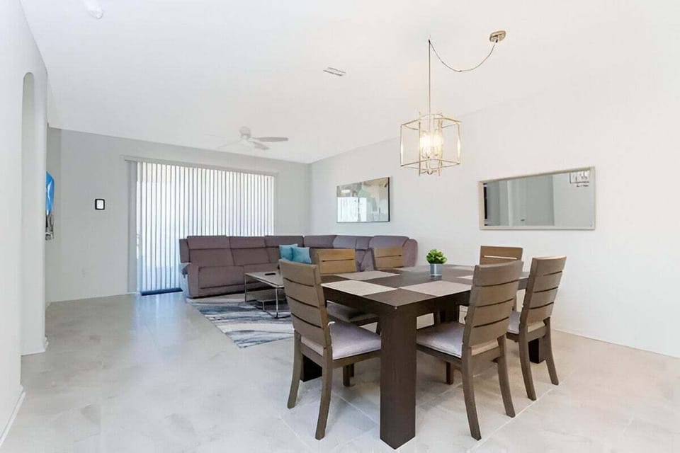 House, Multiple Beds (CHG105-1067-3) | 3 bedrooms, individually decorated, individually furnished, bed sheets