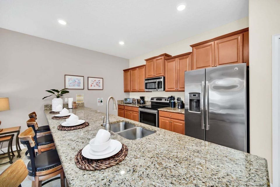 House, Multiple Beds, Pool View (STL107-4887-4-GP) | Private kitchen