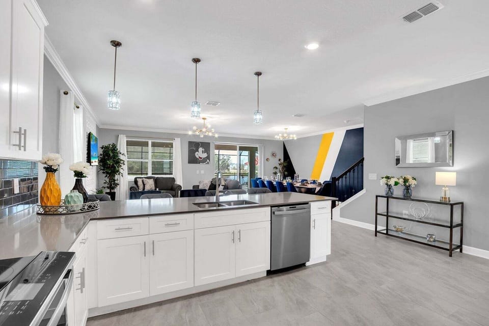 House, Multiple Beds, Pool View (STL109-4280-9-GP) | Interior