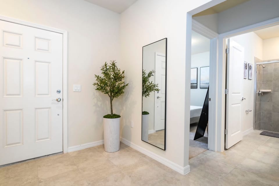 House, Multiple Beds, Pool Access, Pool View (WI109-3946-5-GP) | Interior