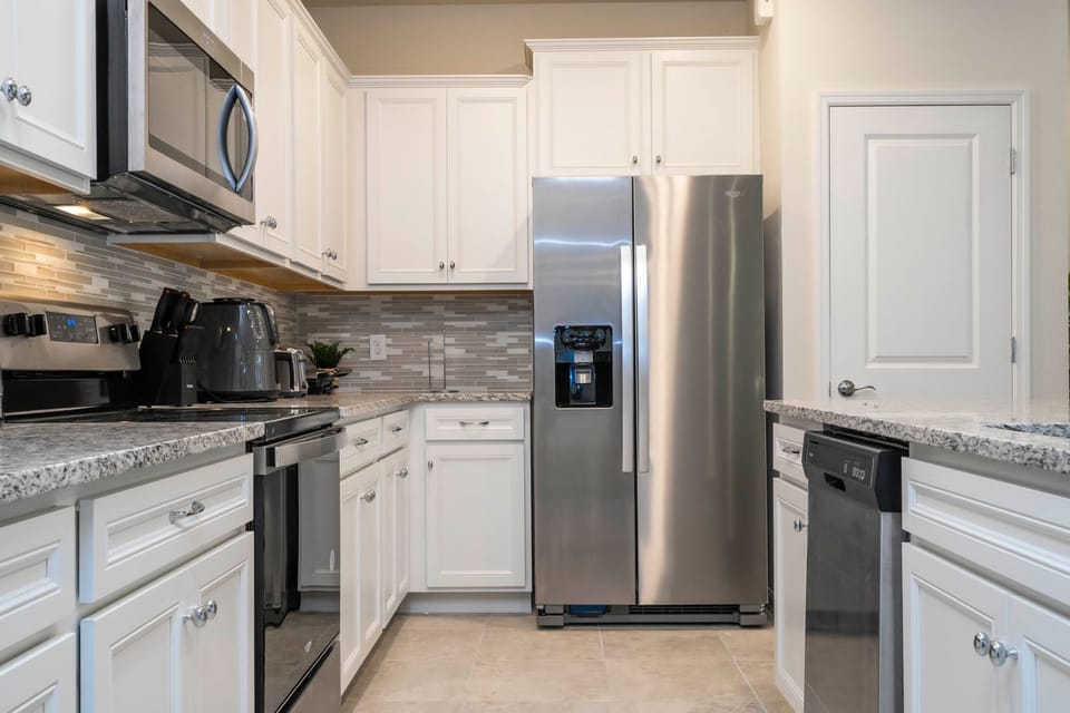 House, Multiple Beds, Pool Access, Pool View (WI109-3946-5-GP) | Private kitchen