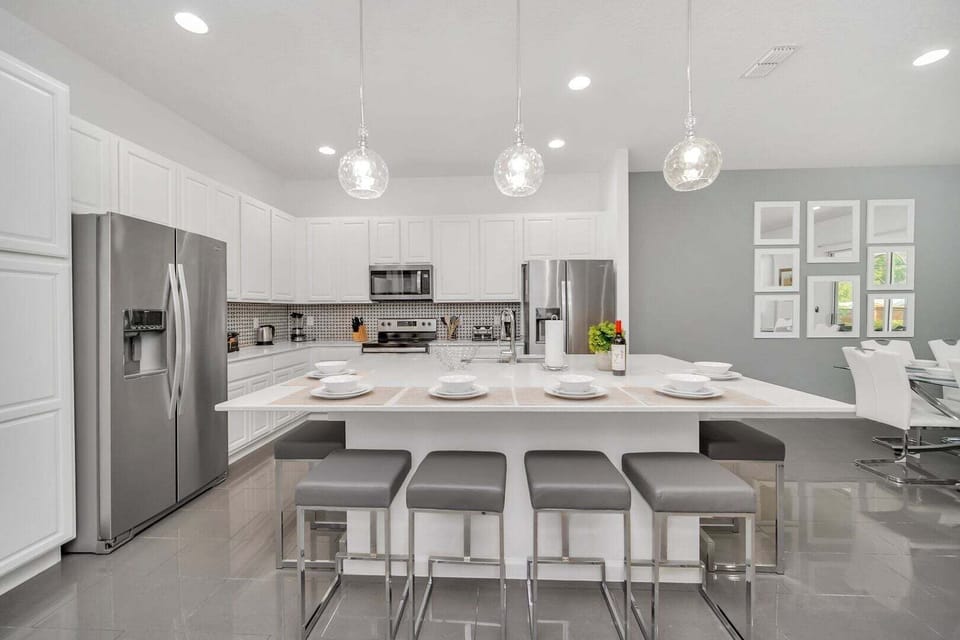 House, Multiple Beds, Pool Access, Pool View (BLV102-378-12-GP) | Private kitchen