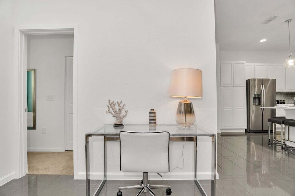 House, Multiple Beds, Pool Access, Pool View (BLV102-378-12-GP) | Interior