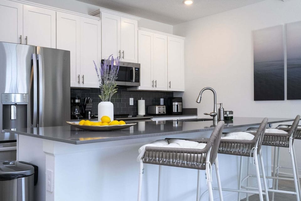 House, Multiple Beds, Pool Access, Pool View (STL114-4439-4-GP) | Private kitchen