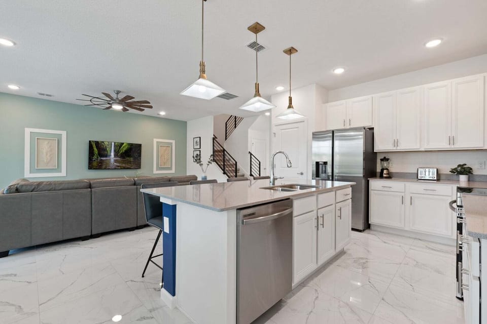 House, Multiple Beds, Pool Access, Pool View (VPR102-2572-5-GP) | Interior