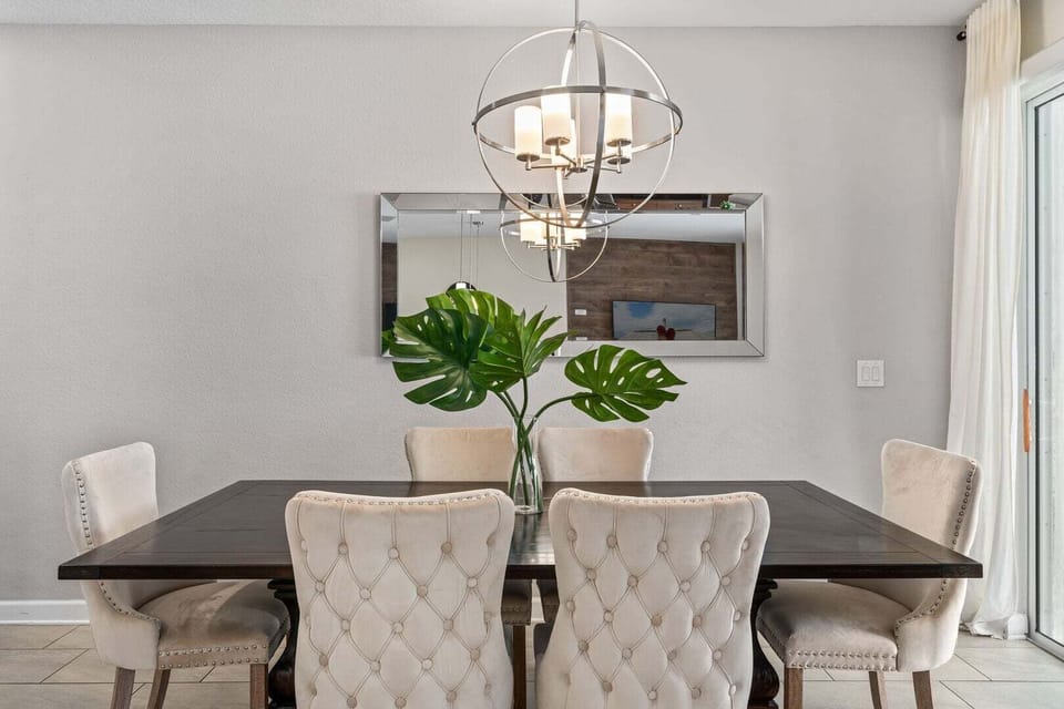 House, Multiple Beds, Pool Access, Pool View (STL120-4827-4-P) | Dining