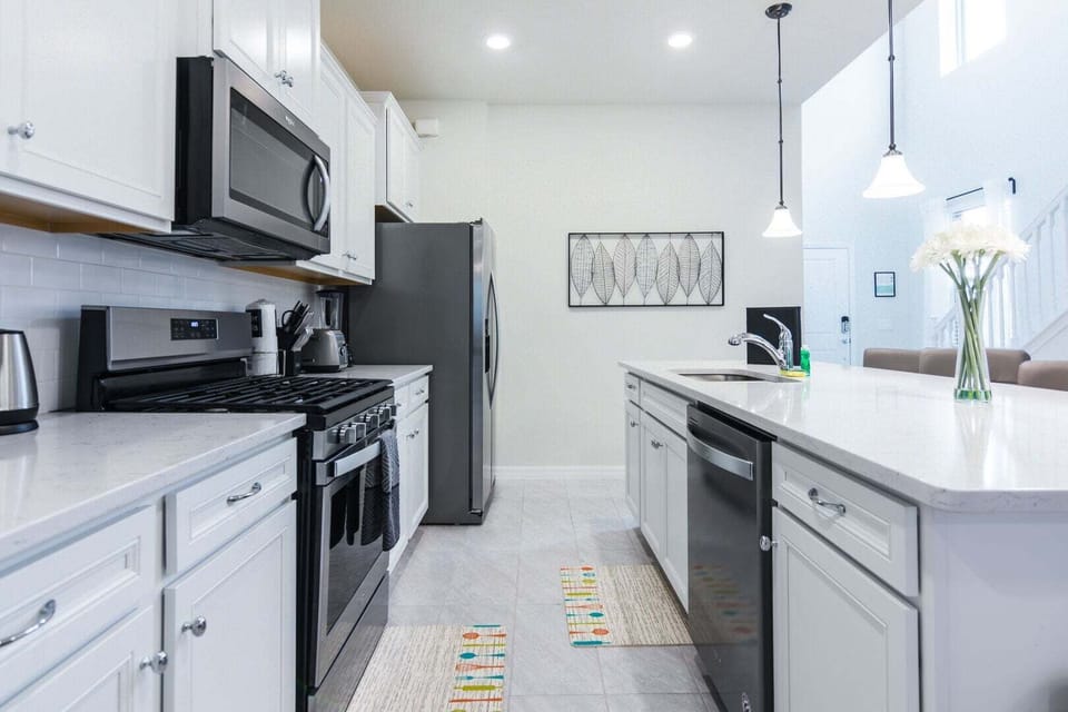 House, Multiple Beds, Pool View (SOL102-5493-6-GP) | Private kitchen