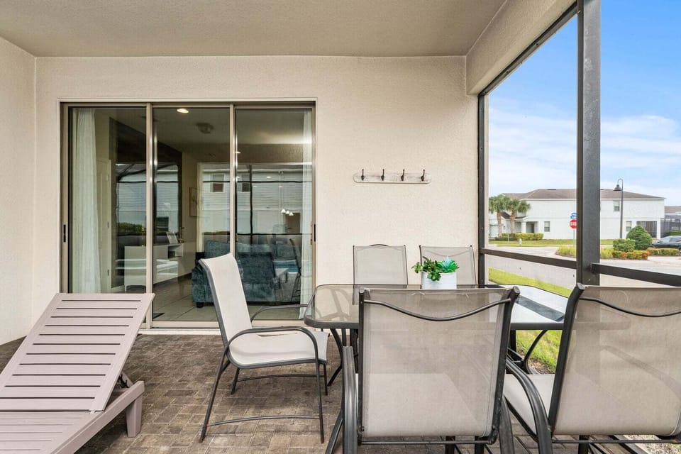 House, Multiple Beds, Pool View (WW105-2436-6-GP) | View from room