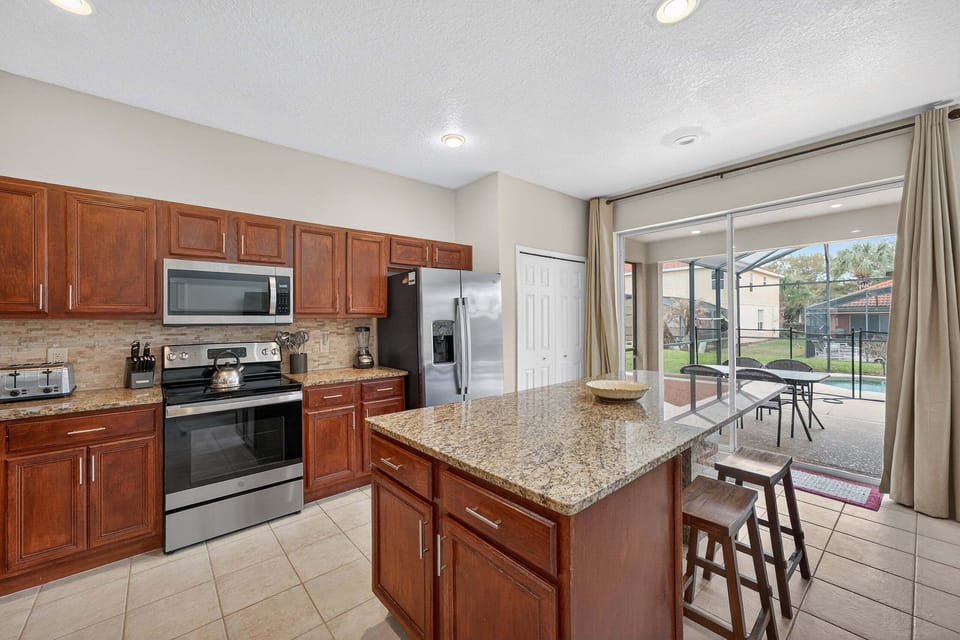 House, Multiple Beds, Pool View (SNA101-135-6-P) | Private kitchen