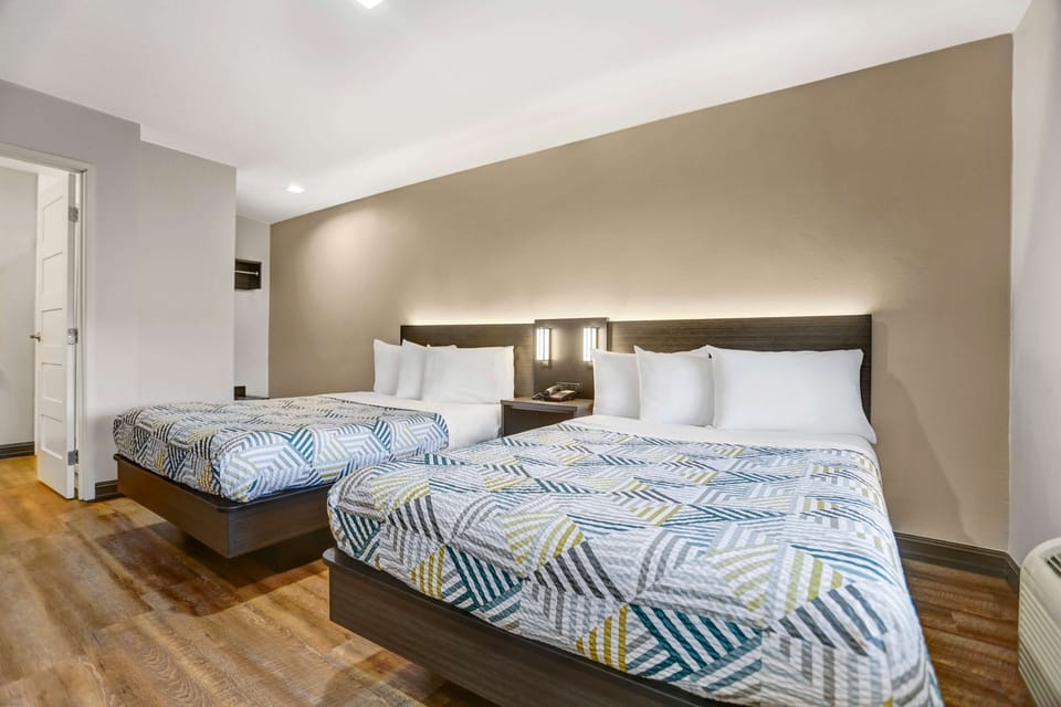 Desk, blackout drapes, free WiFi, bed sheets