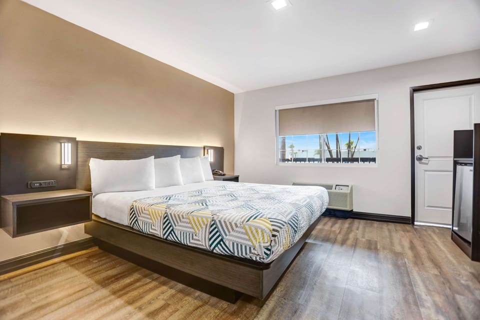 Desk, blackout drapes, free WiFi, bed sheets