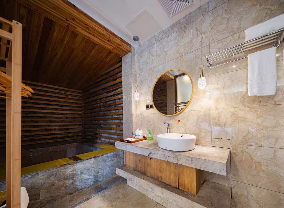 Luxury Suite, 1 Bedroom, Balcony, Valley View | Bathroom | Shower, rainfall showerhead, free toiletries, hair dryer