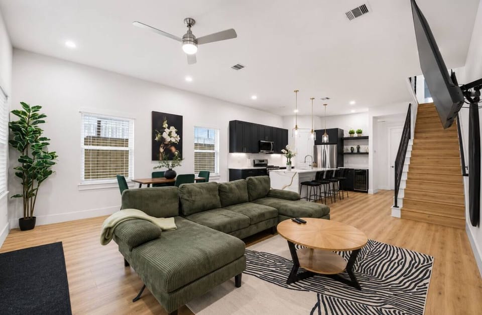 Luxury Townhome | Living area