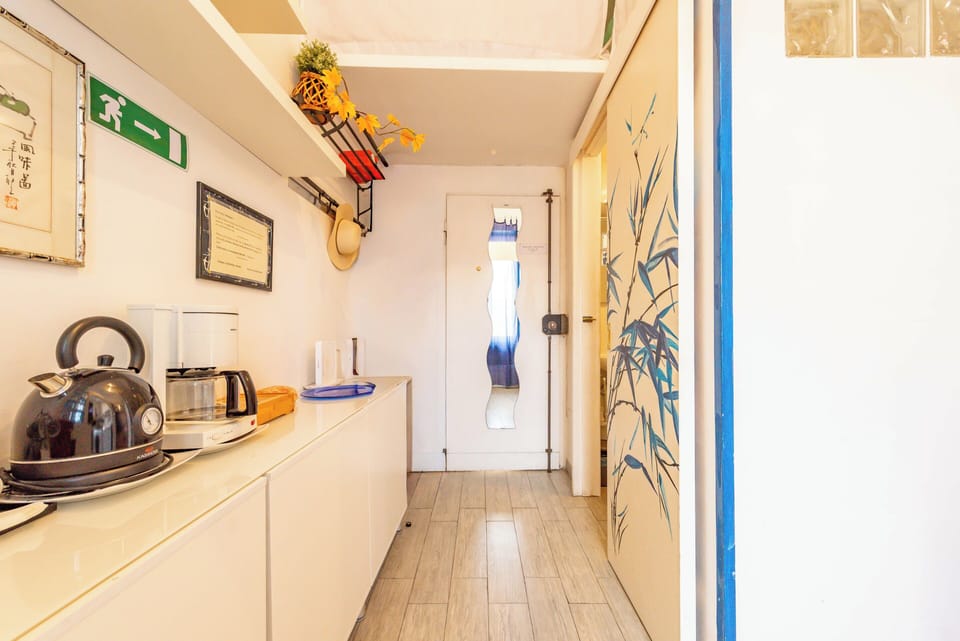 Apartment (1 Bedroom) | Private kitchen | Espresso maker, microwave, stovetop, electric kettle