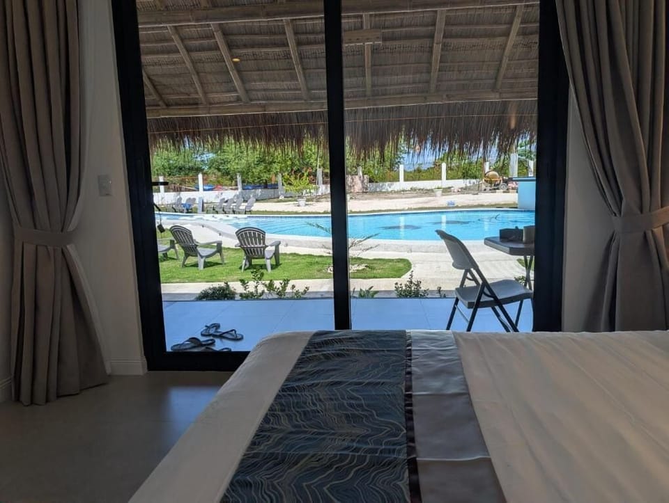 In-room safe, laptop workspace, soundproofing, free WiFi