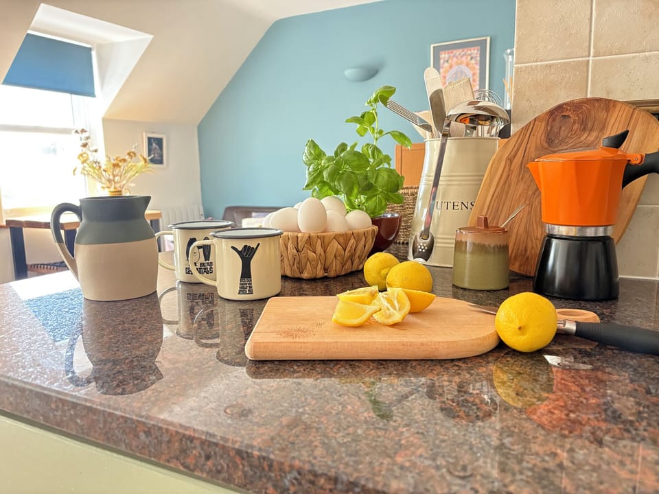 Cottage | Dining