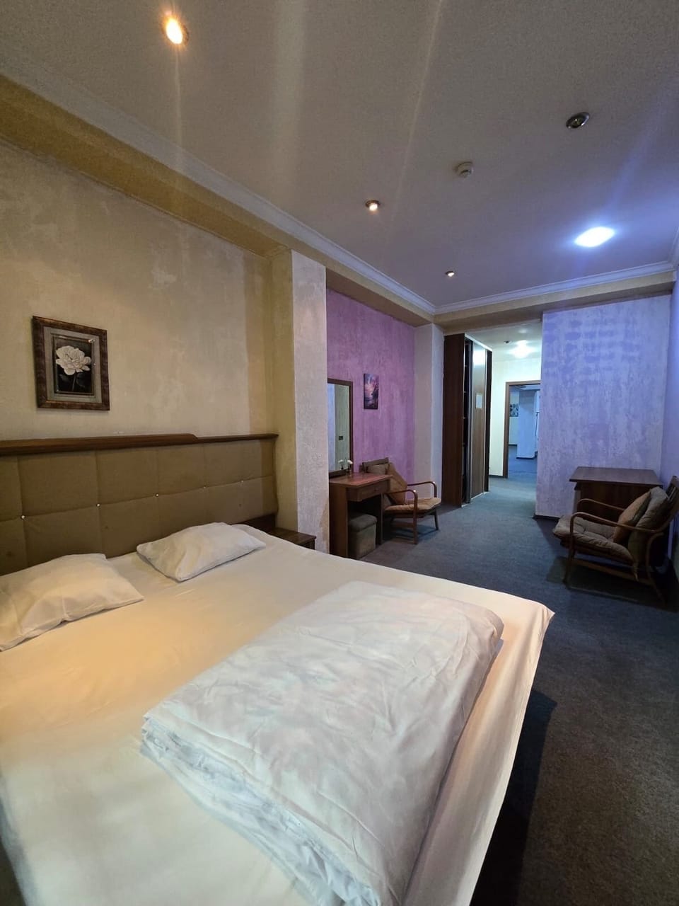 Classic Double or Twin Room, City View | In-room safe, desk, laptop workspace, blackout drapes