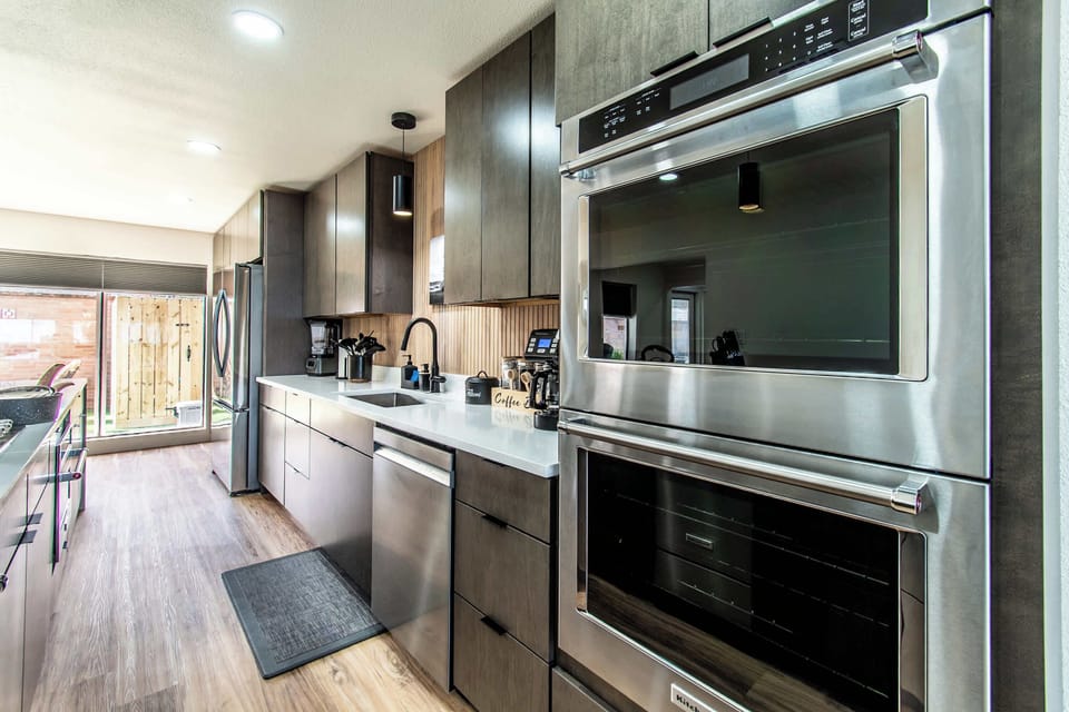 House, Multiple Beds, Pool Access, Ocean View (5445 Ocean Drive) | Private kitchen