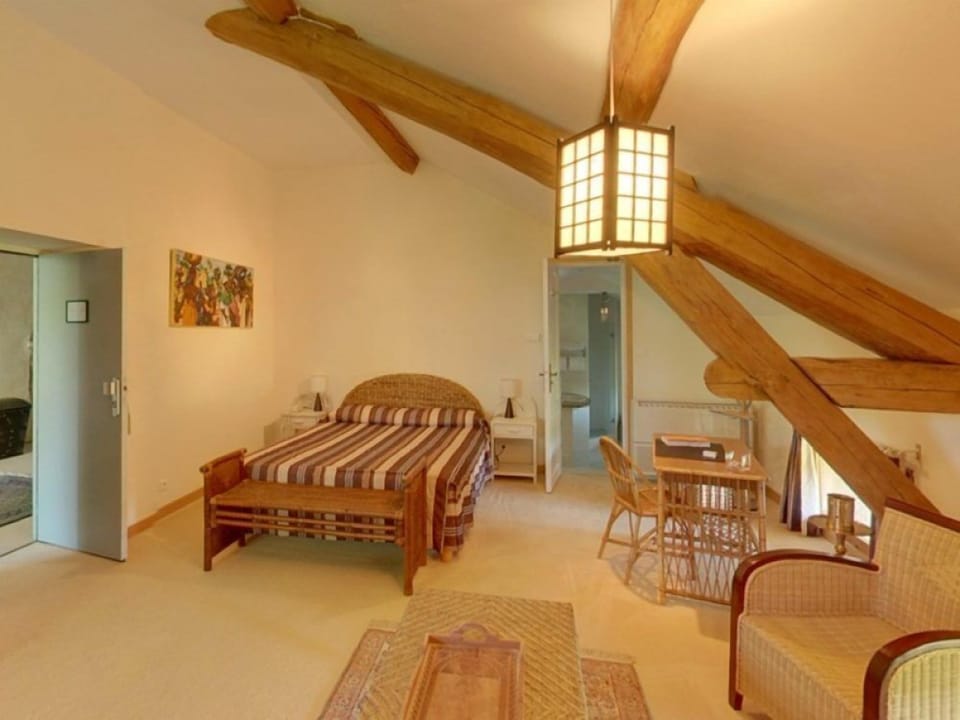 Comfort Suite | Premium bedding, memory foam beds, in-room safe, individually decorated