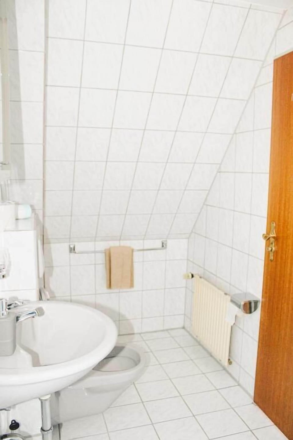 Twin Room | Bathroom | Shower, hair dryer, towels, soap