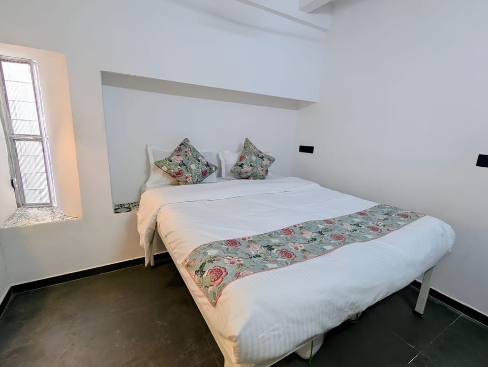 Classic Double Room, Balcony | Free WiFi