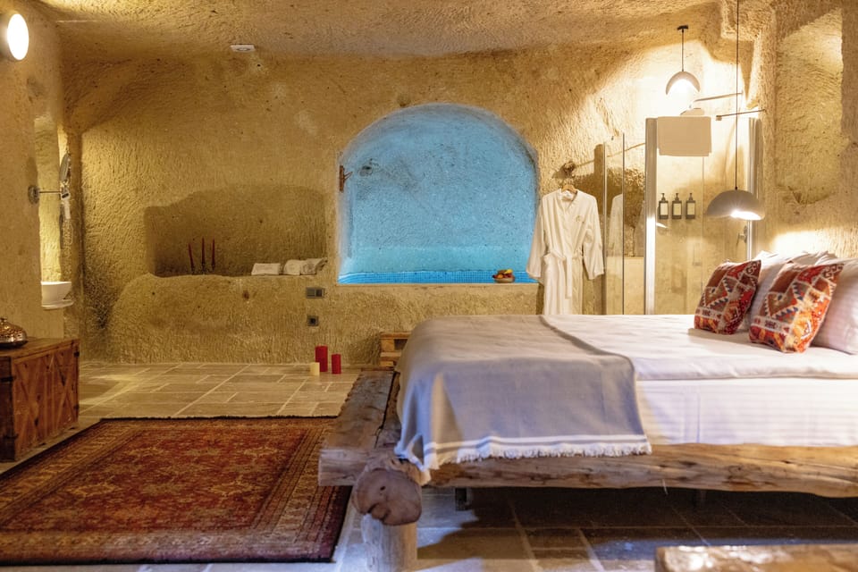 Luxury Double Room, Courtyard View | Soundproofing, WiFi (free)