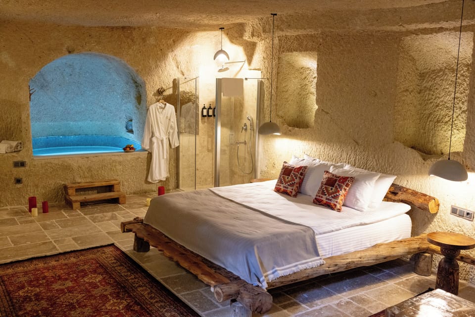 Luxury Double Room, Courtyard View | Soundproofing, free WiFi