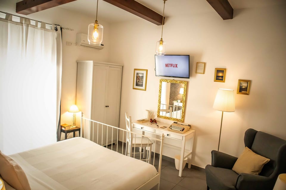 Double Room | Minibar, in-room safe, desk, free WiFi
