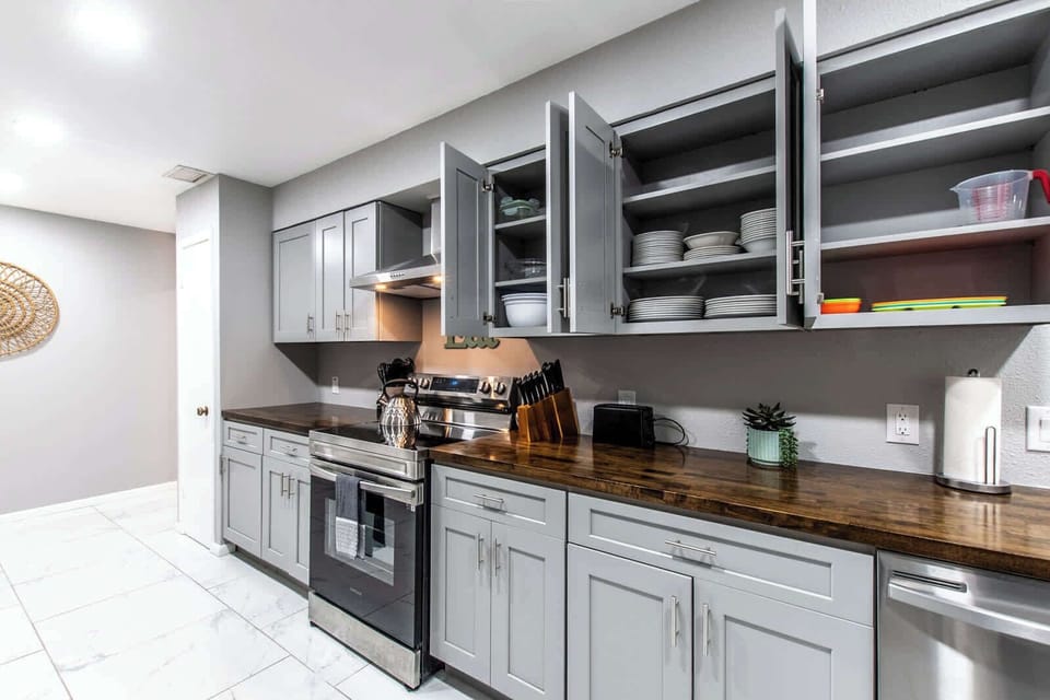 House, Multiple Beds, Hot Tub, Garden View (3554 Denver) | Private kitchen
