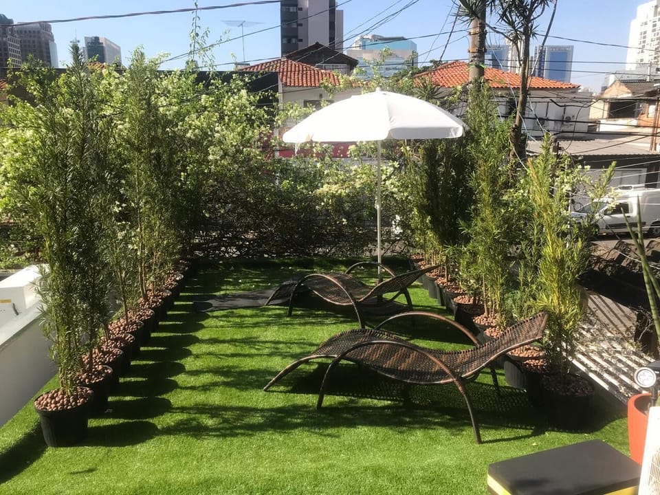 Suite, Balcony | Property grounds