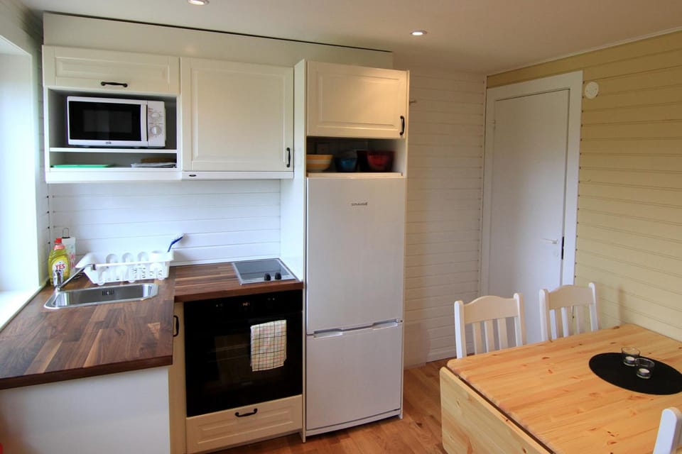 Shared fridge, shared microwave