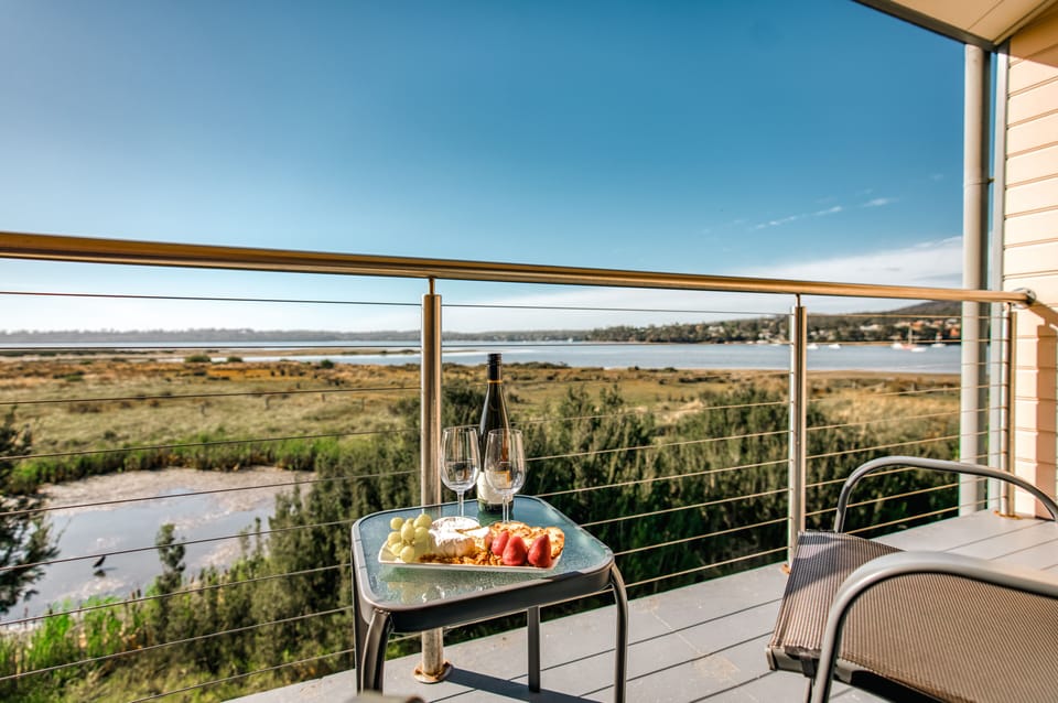 Water View Twin | Water view