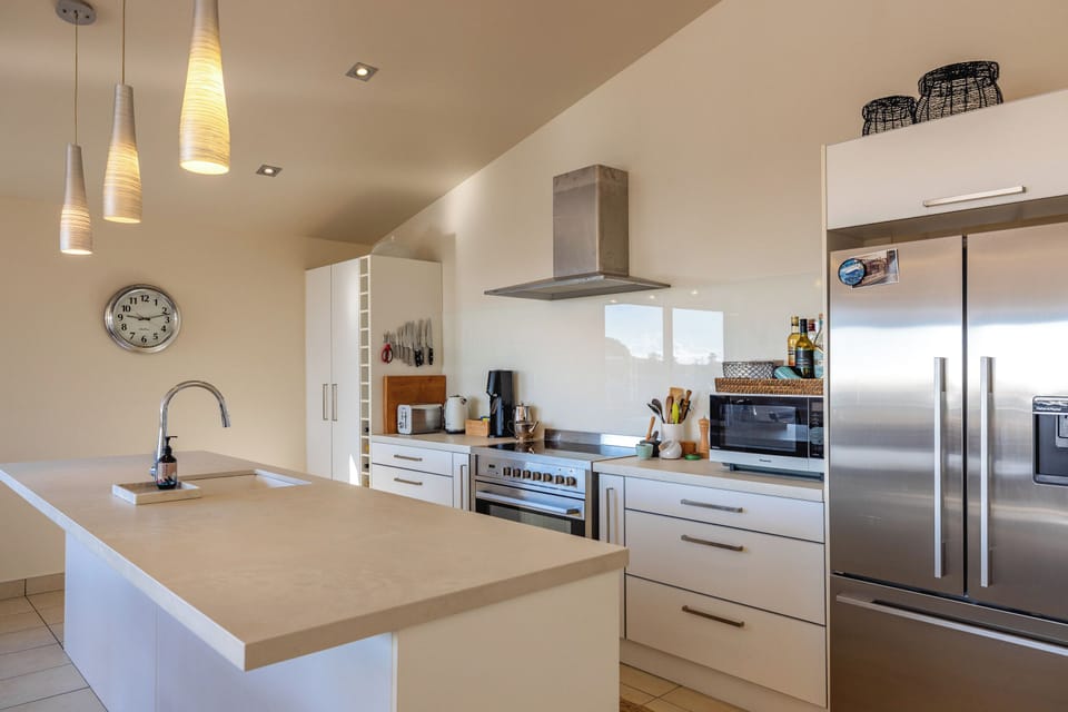 Deluxe Villa, Balcony, Ocean View | Private kitchen