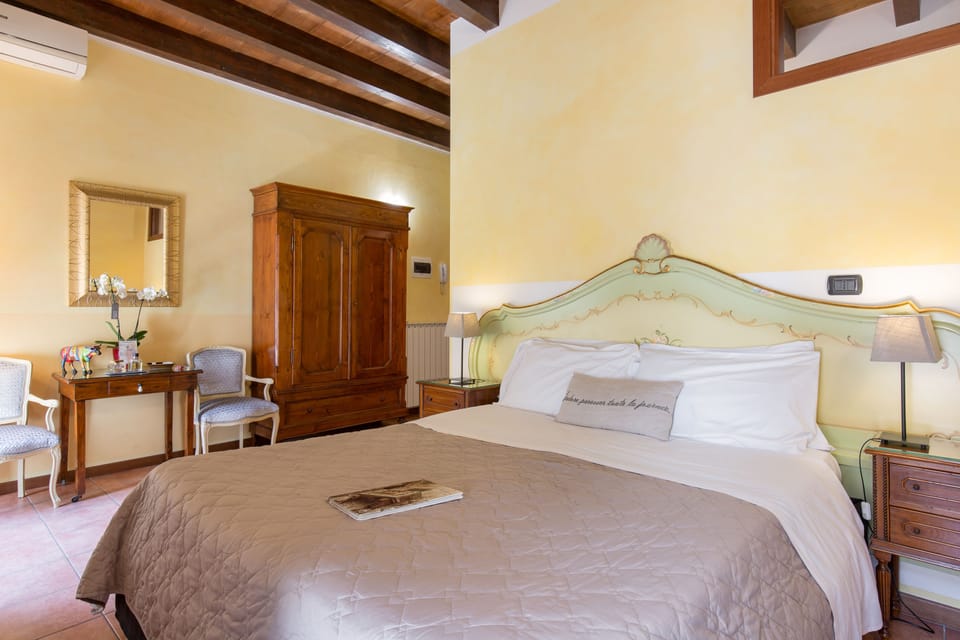 Deluxe Double Room, Balcony | Premium bedding, down comforters, free minibar, in-room safe
